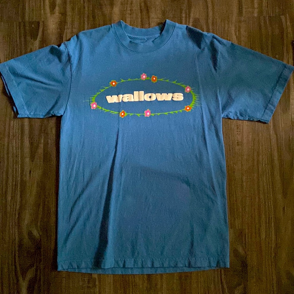 Wallows Tell Me That It’s Over concert t-shirt